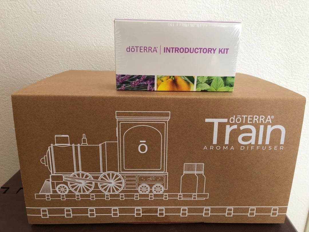 ドテラ　トレインディフューザーとアロマオイル3本