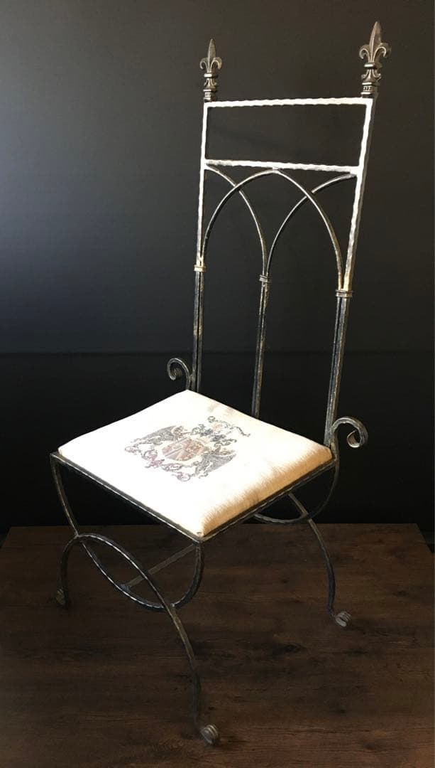 ヨーロッパ　アンティーク　アイロンチェアー