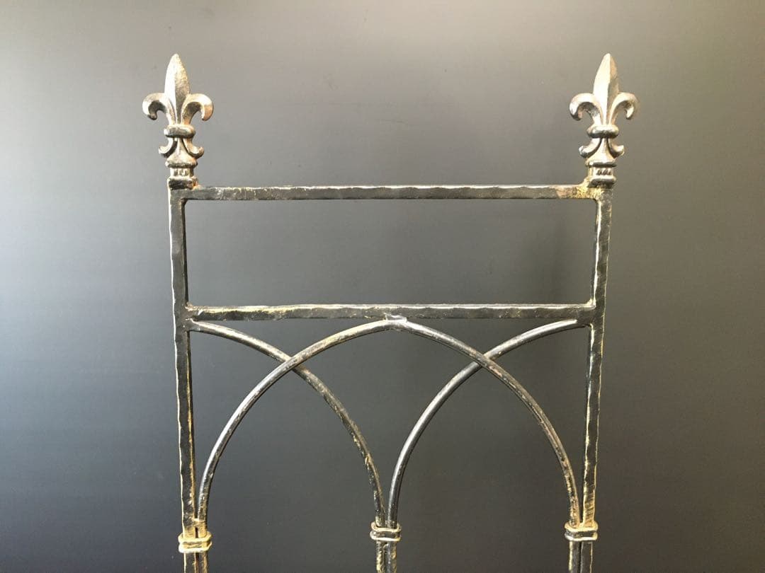 ヨーロッパ　アンティーク　アイロンチェアー