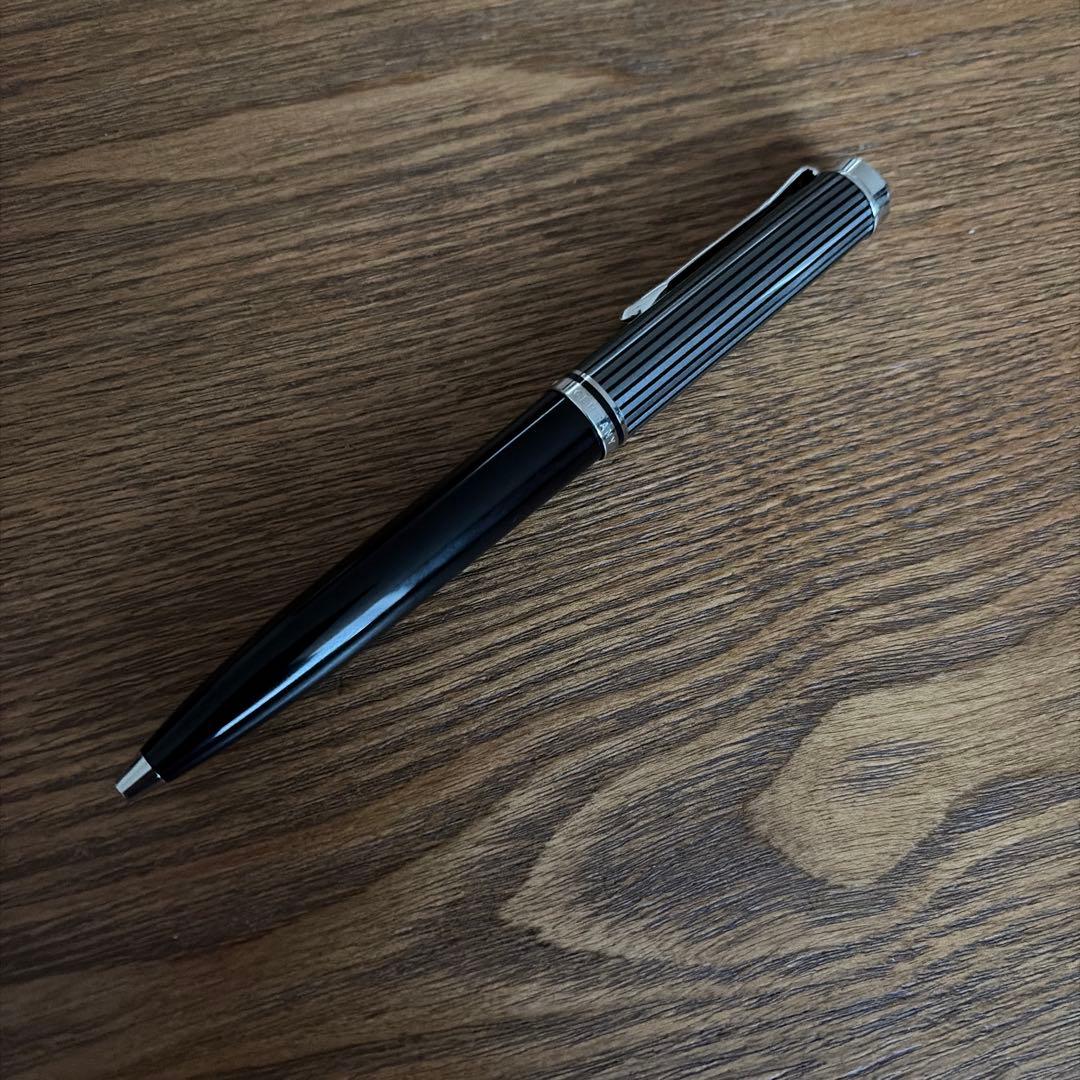 ペリカン　ボールペン　ブラック