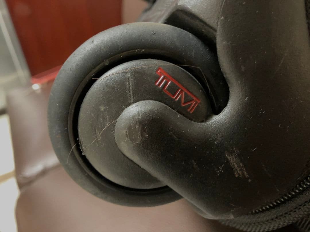 TUMI ブラック キャリーケース 261040D4