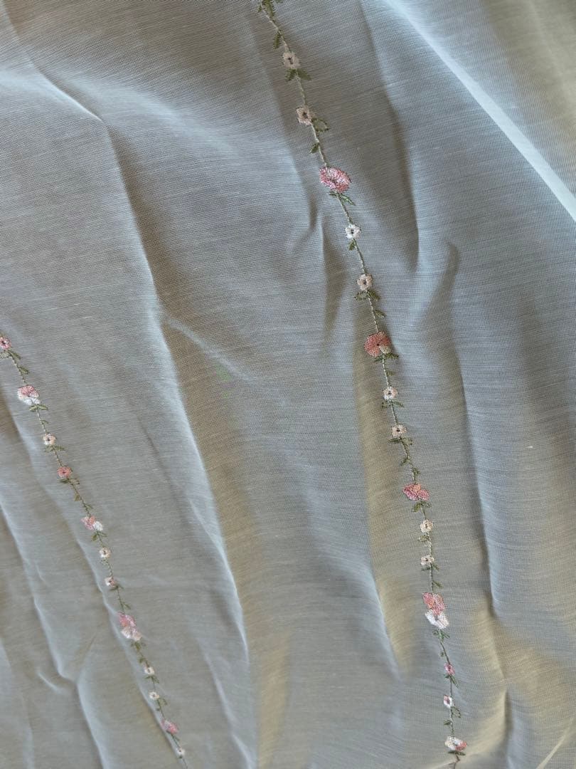 ローラアシュレイ　花柄ドレープカーテン 薄いグレー 約240cm