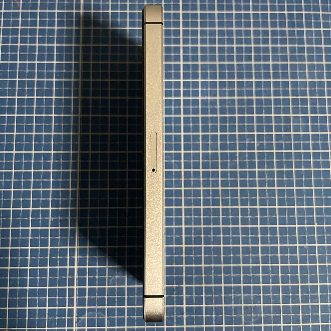 iPhone SE 第1世代　128GB スペースグレイ