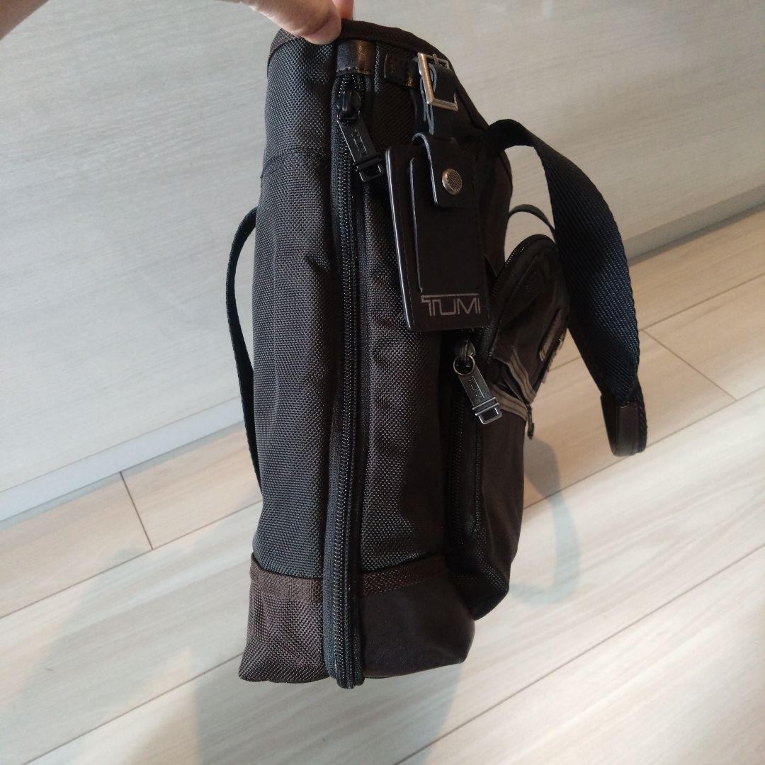 国内正規品　美品 TUMI East West Tote ブラック