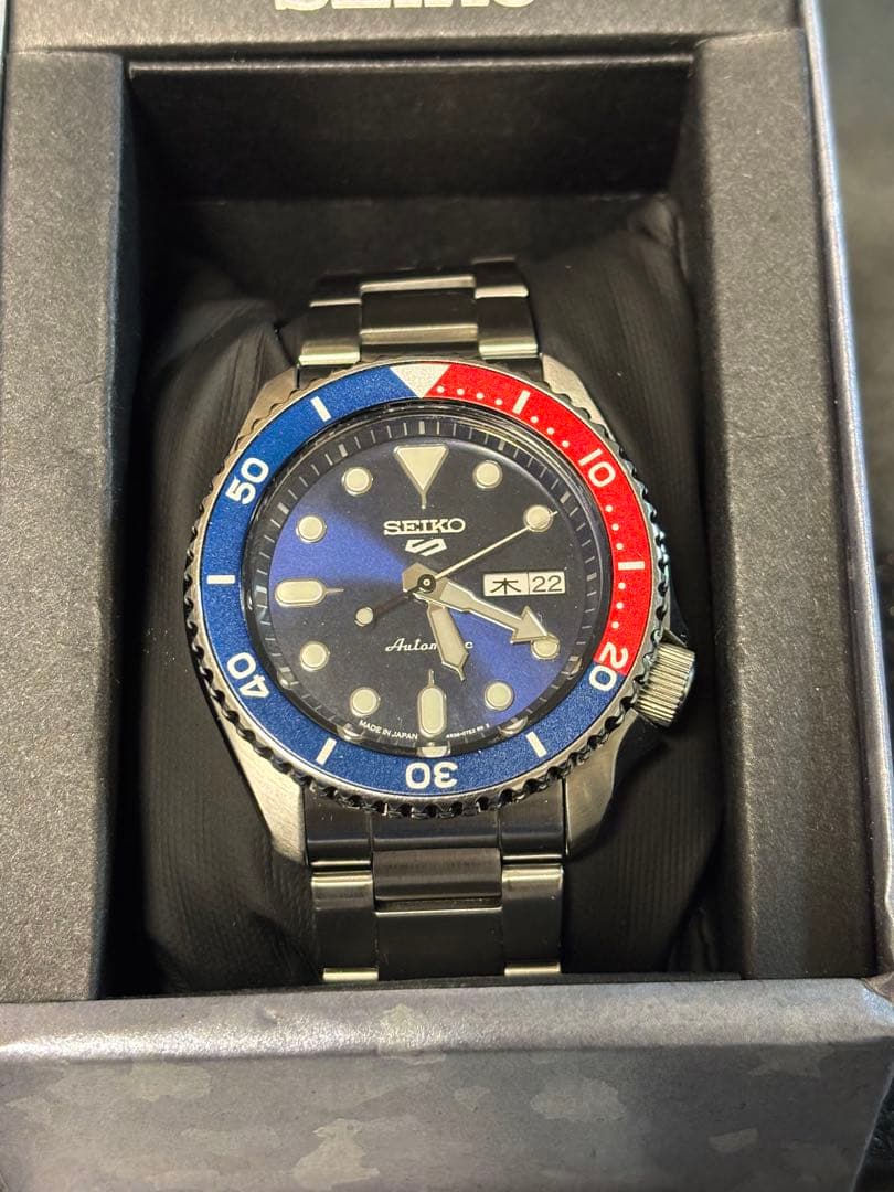 セイコー　SEIKO 5 スポーツ　ペプシカラー　自動巻き時計
