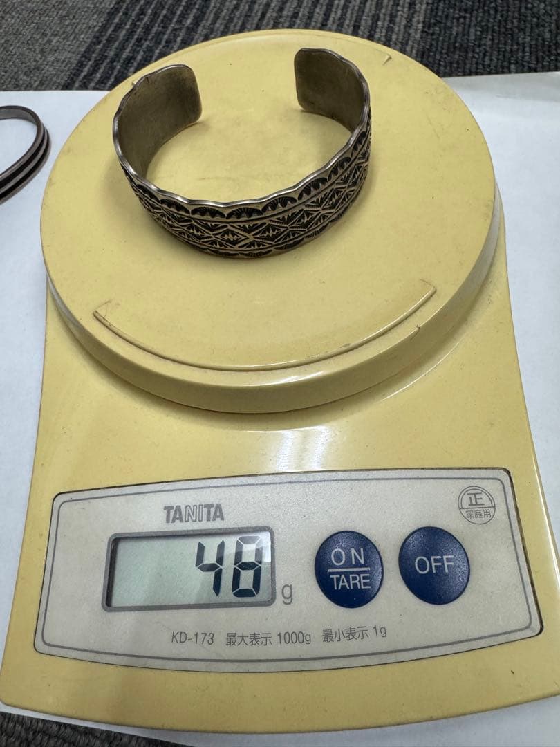 ナバホ族 TOM HAWK MALONEY インディアンジュエリー