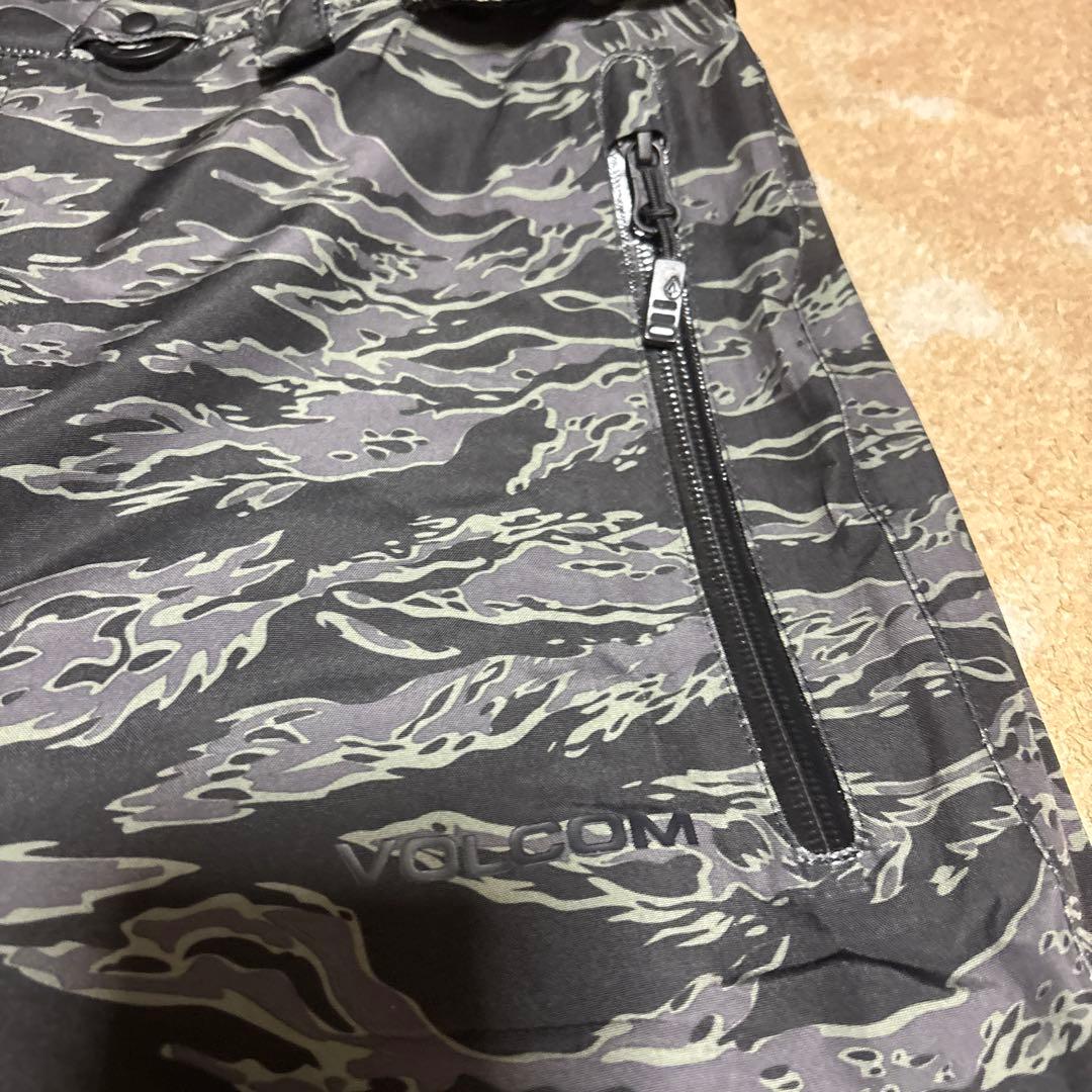 VOLCOM ボルコム　GORE-TEX スノーボードパンツ　メンズM