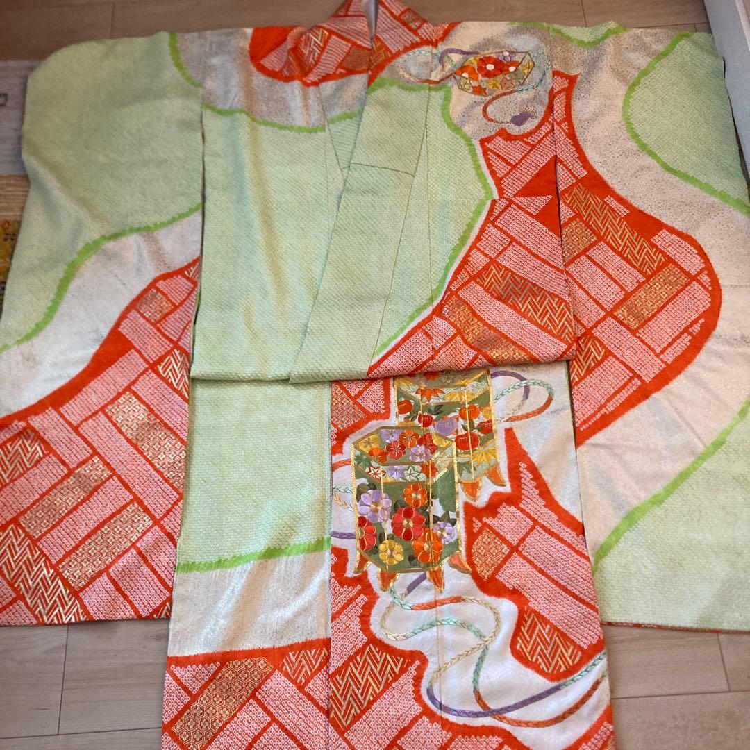 振袖　正絹　絞り　刺繍　成人式　卒業式　 お呼ばれ お稽古　レトロ　リメイク