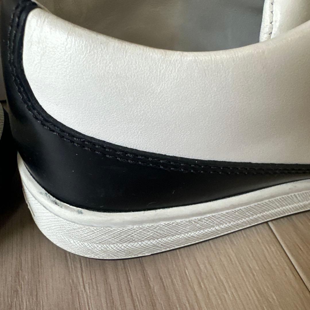 ろ*ん様 PRADA ホワイト ブラック スニーカー