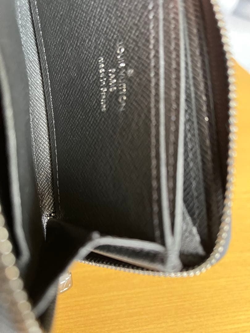 ルイヴィトン エクリプス ジッピー パース ヴェルティカル M81662