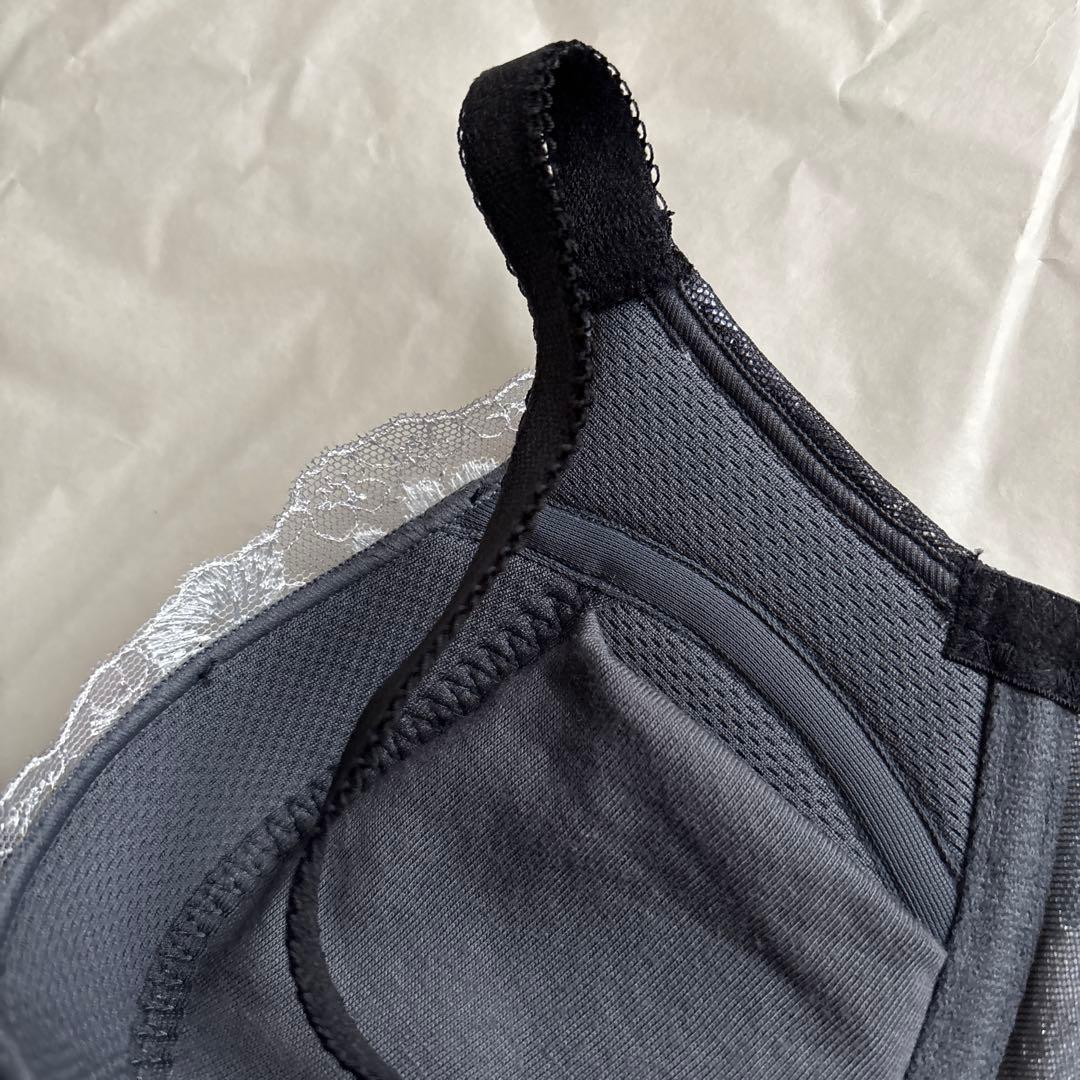 4点セットTriumph レッドレーベル　ブラ(C70)ショーツ&キャミ〜黒系