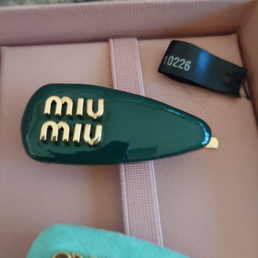 ミュウミュウ　新品正規品　レザー☓スエード☓シアリング　ヘアークリップセット