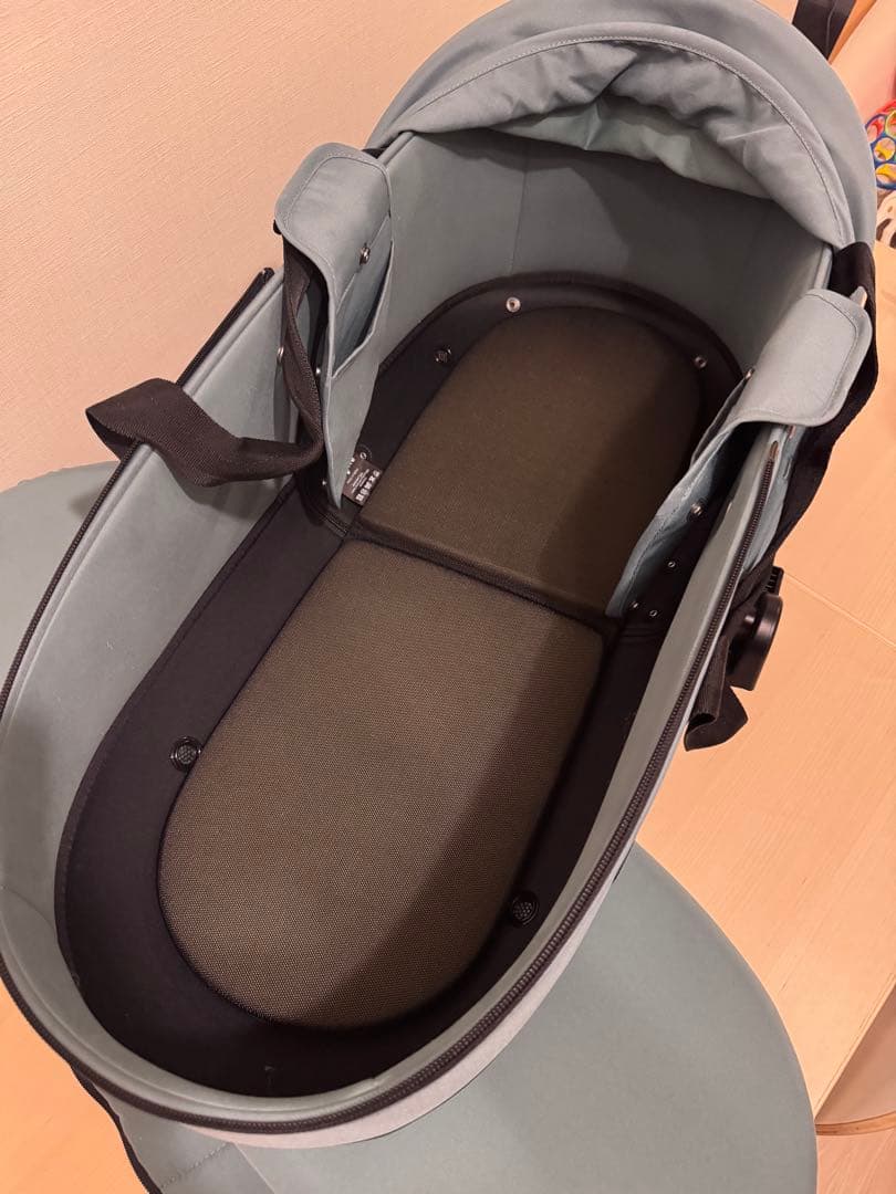 美品　BABYZEN YOYO専用 バシネット　アクア アダプター付き