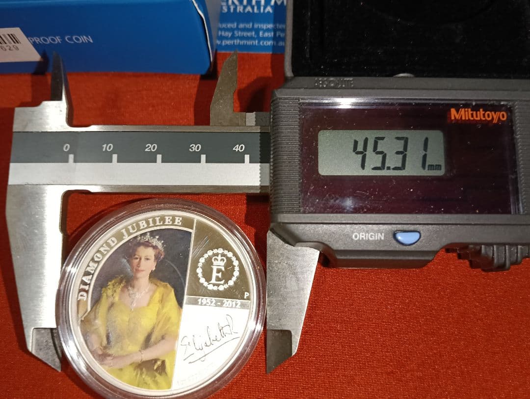 【超レア物】エリザベス女王陛下ダイヤモンド・ジュビリー　１オンス純銀99.9 ％