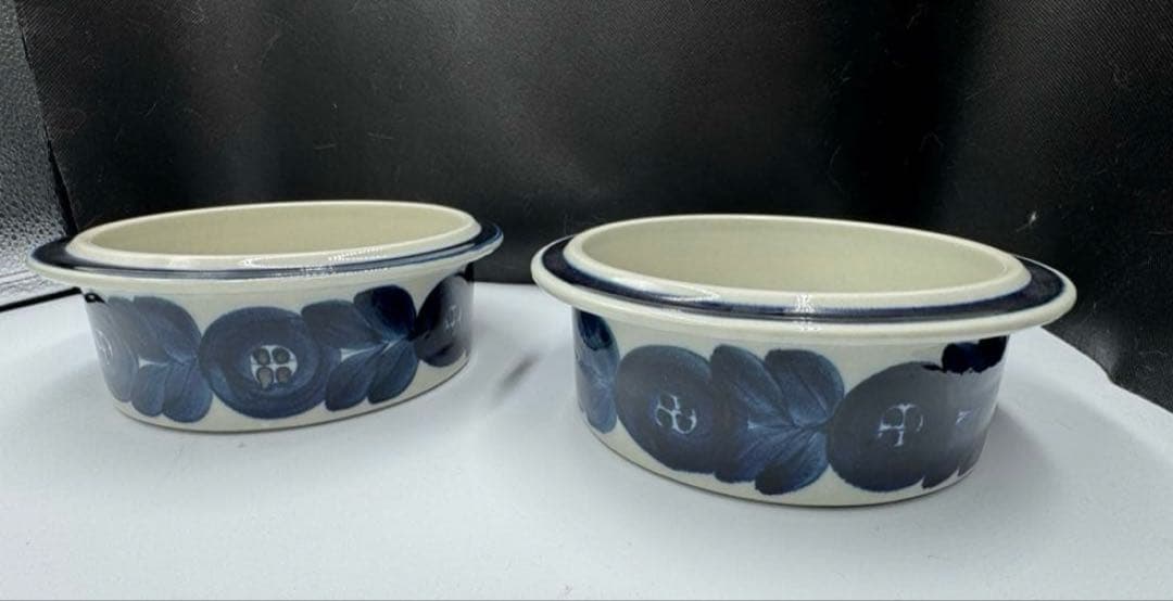 ヴィンテージ アラビア　アネモネ　シリーズ。 大きいタイプの深皿　2個セット。