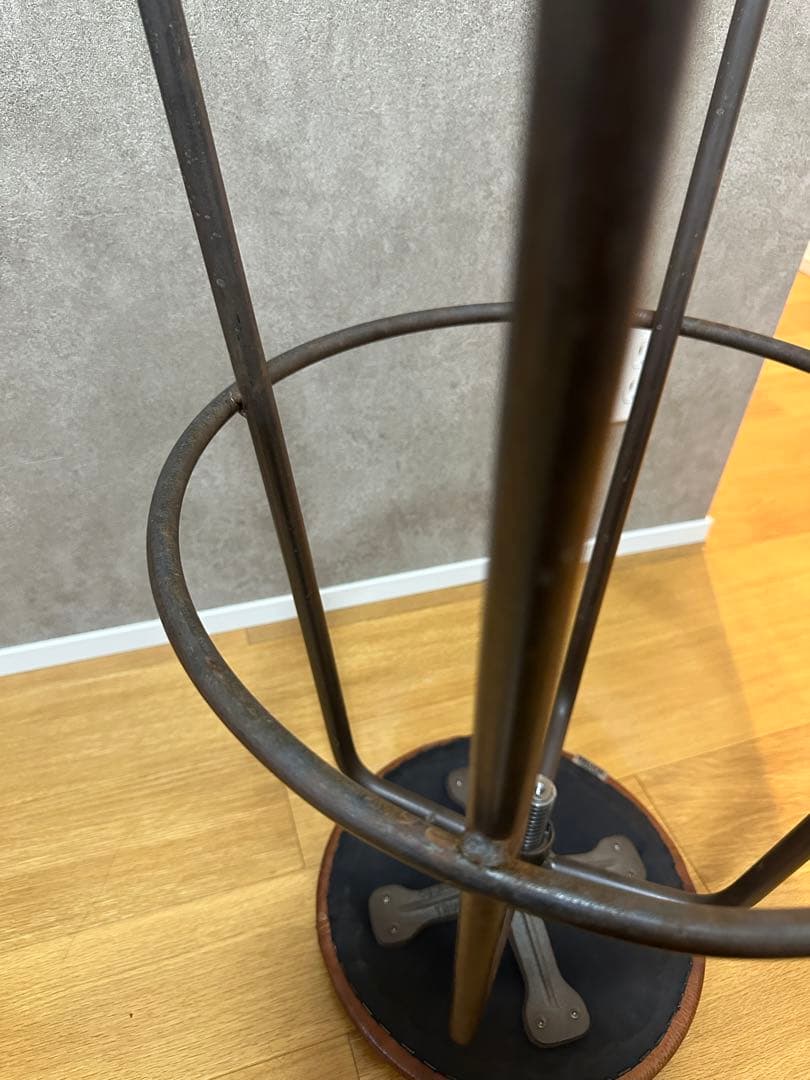 TRUCK FURNITURE レザースツール 本革 アイアン　最終値下げです