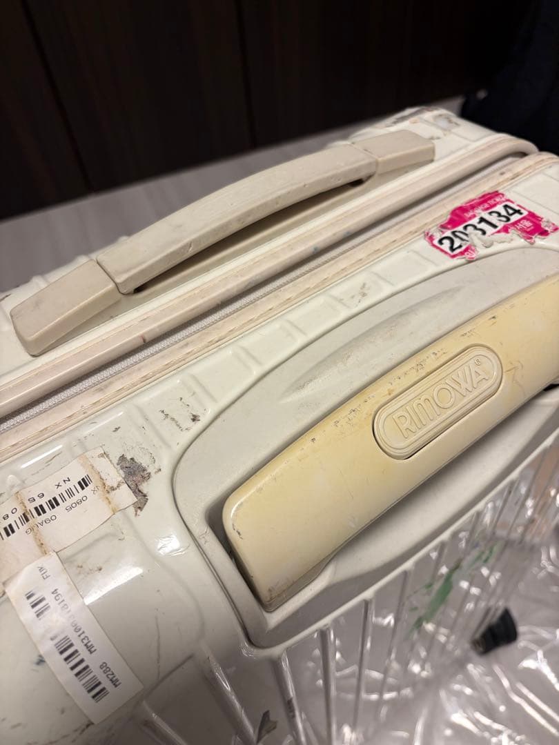 RIMOWA ホワイト キャリーケース 機内持ち込みサイズ