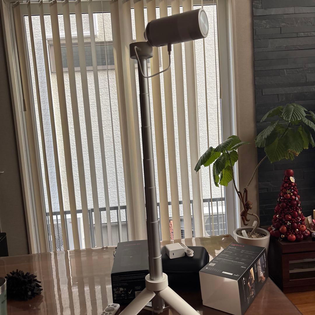 年*ル様 新品同様NEBULACapsuleAirホワイト公式プロジェクタースタ