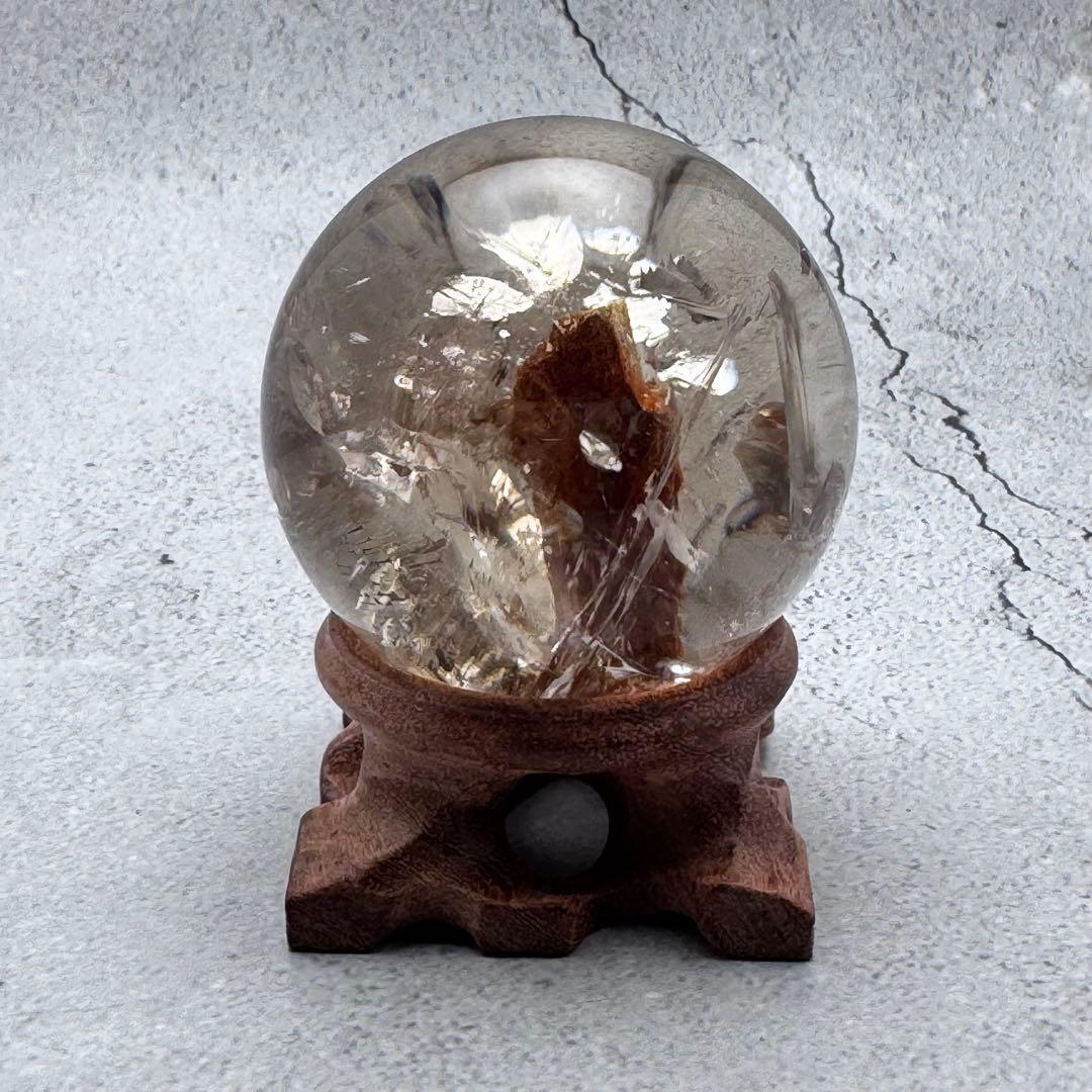 M-31虹入りクォーツインクォーツ 丸玉 天然淡スモーキー水晶スフィア　内包結晶