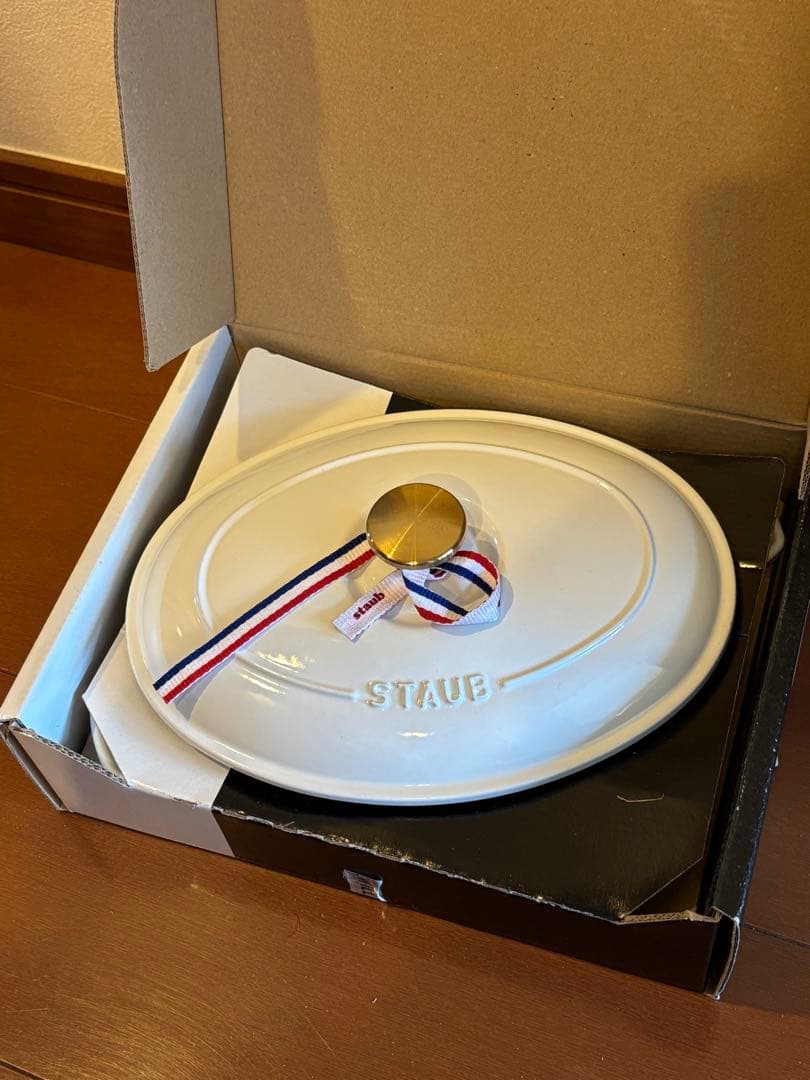 STAUB オーバルホットプレート　ホワイト