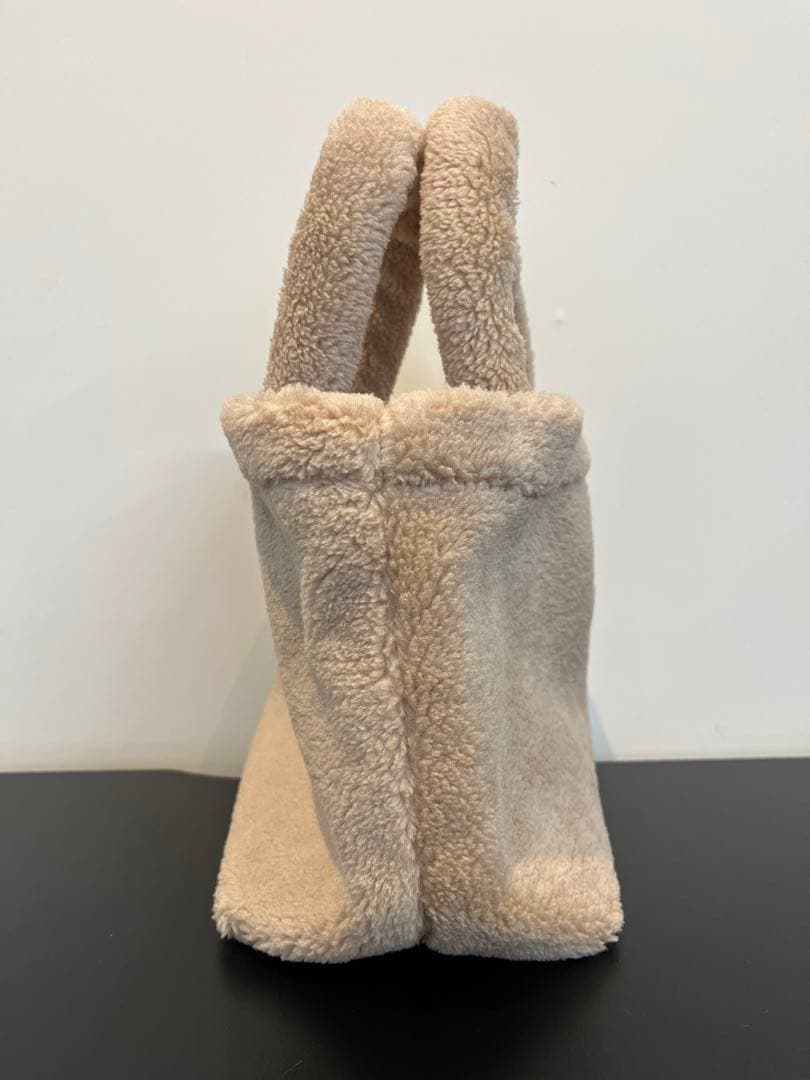 プラダノベルティバック　ベージュ