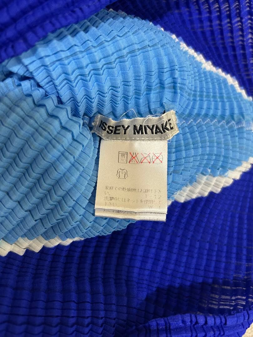 ⭐️イッセイミヤケブラウスブルー系極美品⭐️