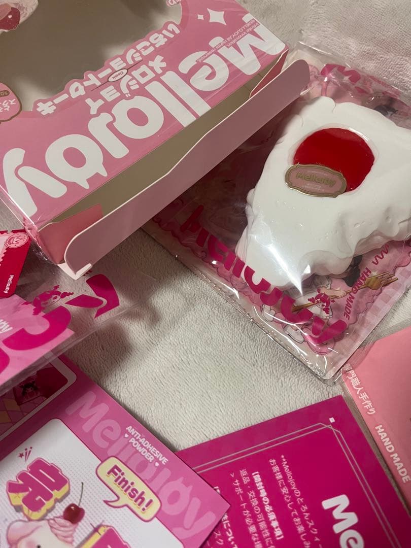 Mellojoy いちごショートケーキ スクイーズ　スライス　メロジョイ