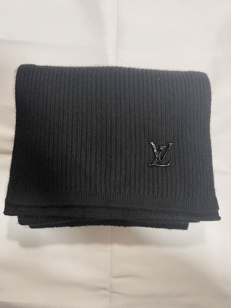ルイヴィトン カシミヤ100% ロングマフラー 黒 LVロゴ