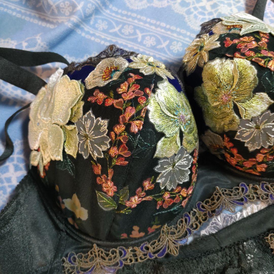 ワコールサルート　セットアップ　G 65 ＆ M 　新品