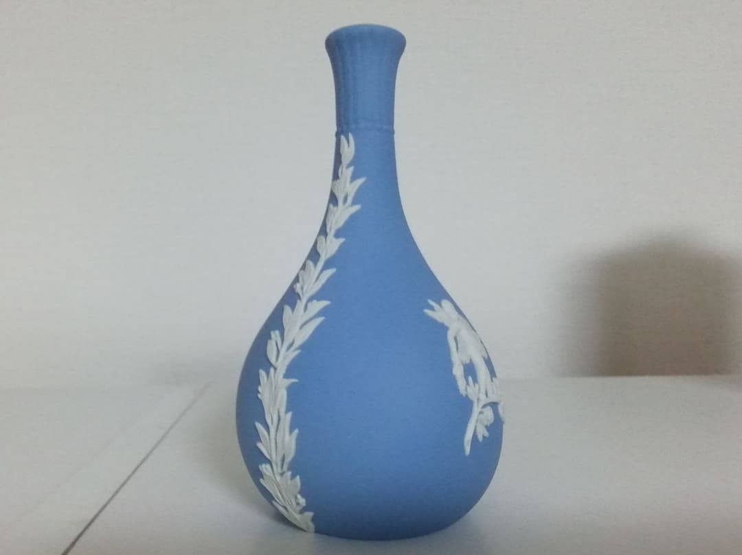 ウェッジウッド　ペールブルー　花瓶