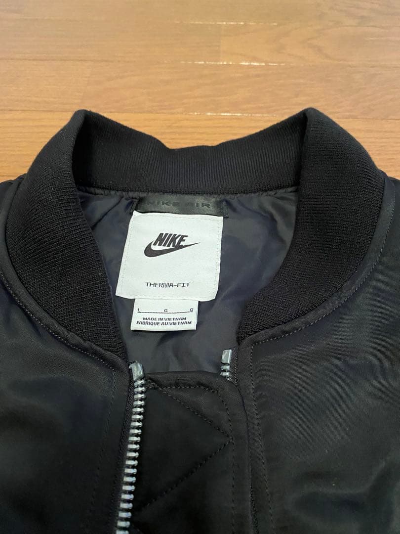 NIKE ボンバージャケット