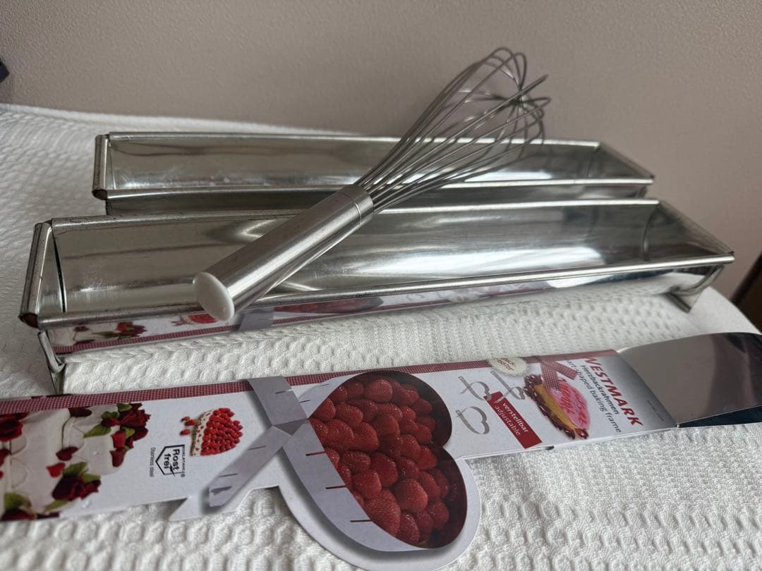 プロ使用　ステンレス製洋菓子　とよ型2個セットと泡立て器