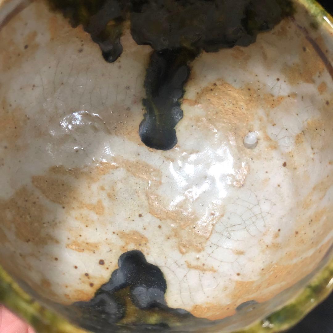 美しい古美術◾️蔵から丸みのある可愛らしい抹茶茶碗が出て来ました。茶道具、花道具