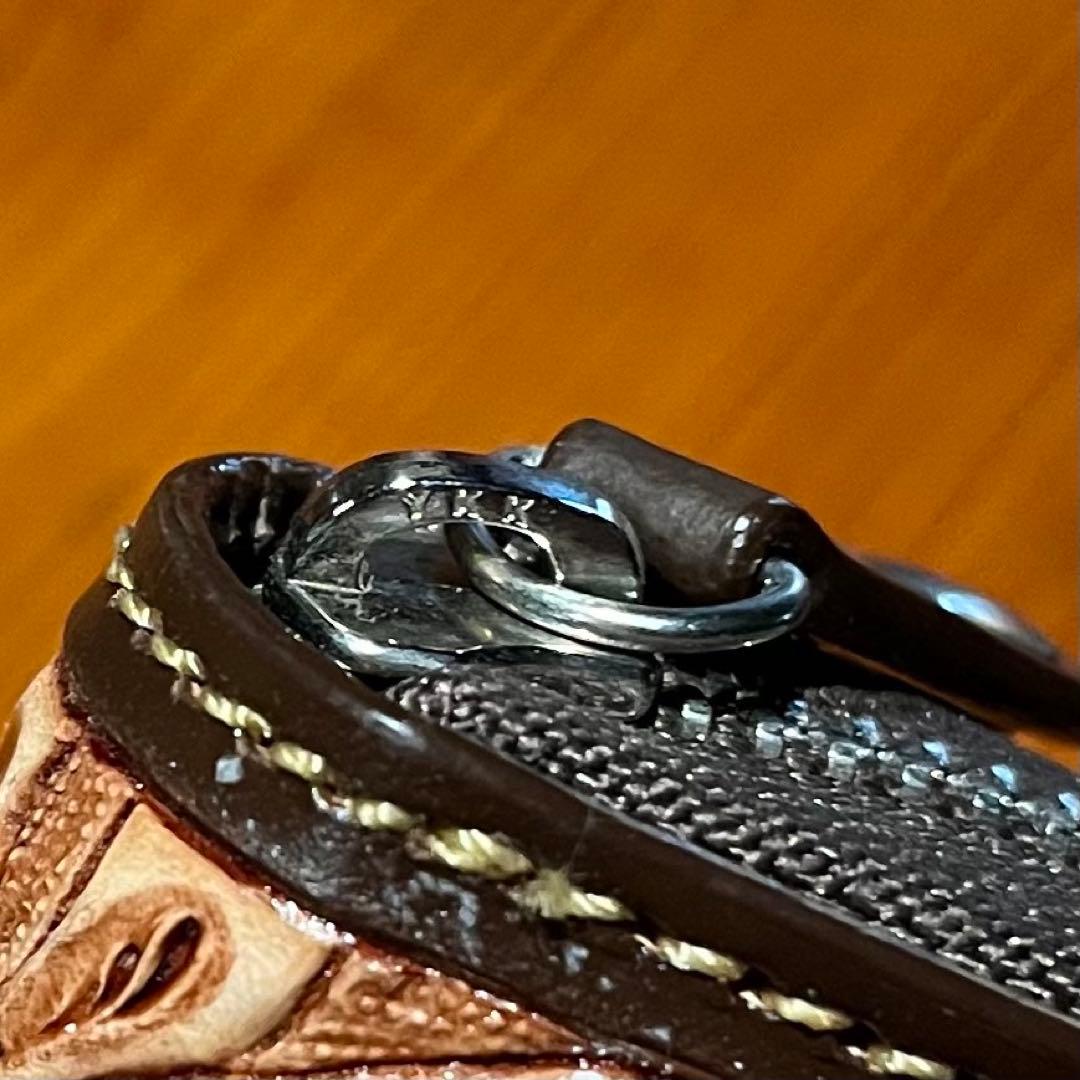 【新品・未使用】カービングウォレット　長財布　ラウンドファスナー　フラワー