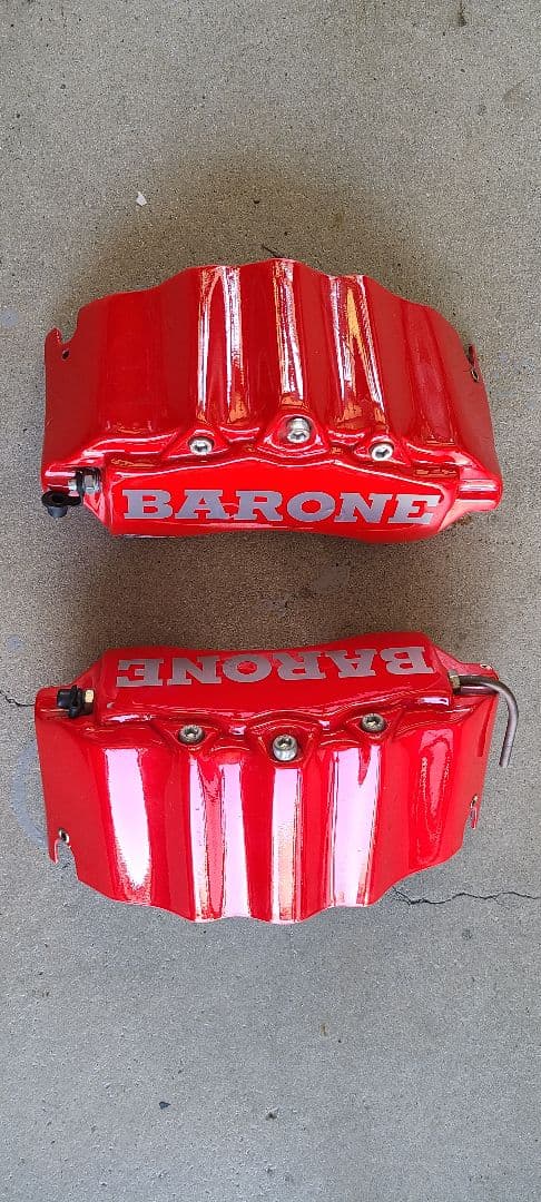 ハイエース BARONE ブレーキキャリパーカバー 赤 汎用