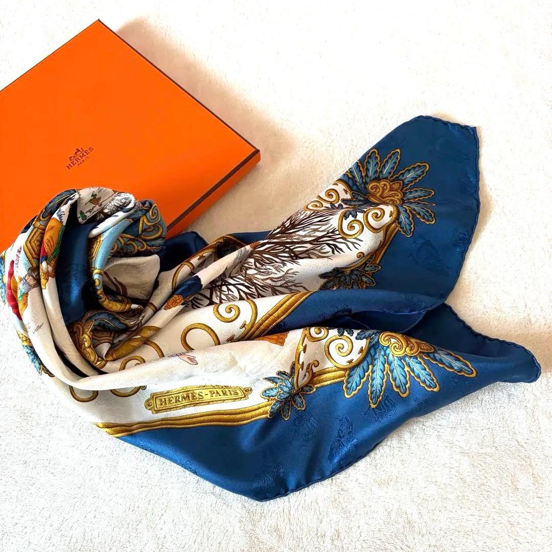 希少 美品 エルメス シルクスカーフ カレ90 冬の愉しみ ブルー HERMES