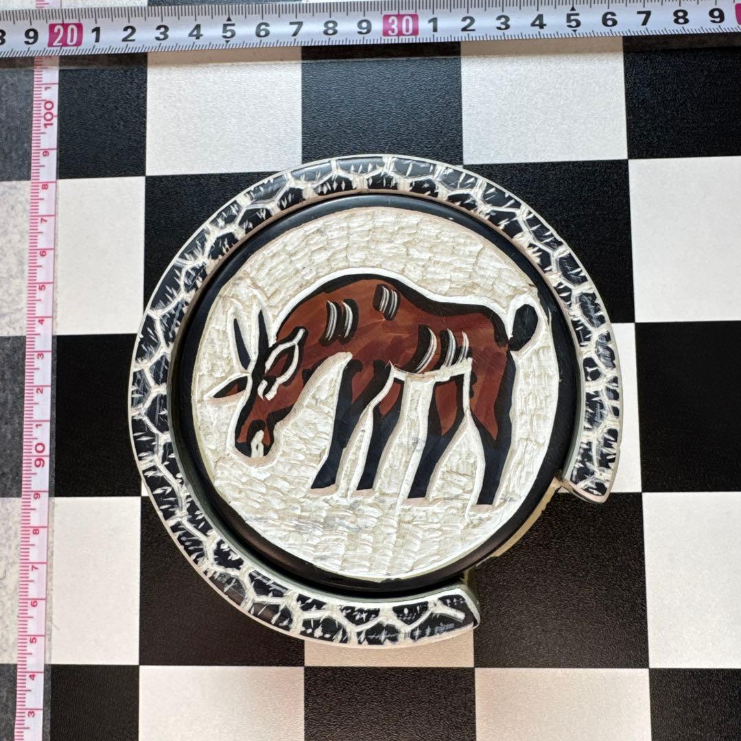 動物模様 陶器の円形皿