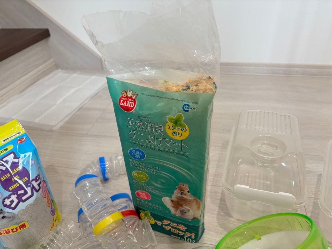 透明プラスチック製小動物用ケージ