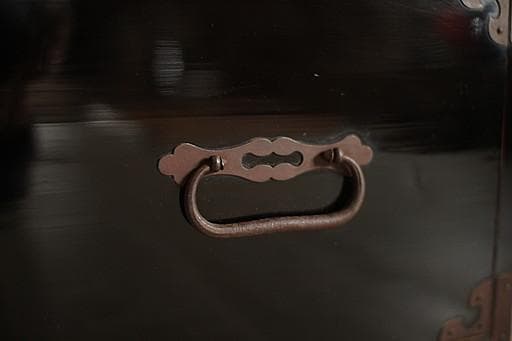 綺麗な丸金具庄内箪笥　2段