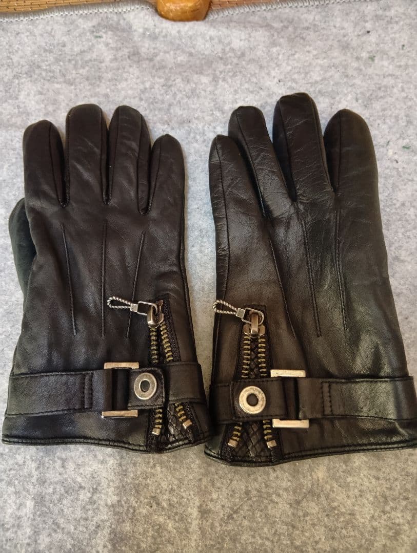 FUGA レザー手袋 ジッパー部パイソン切替　即完売品