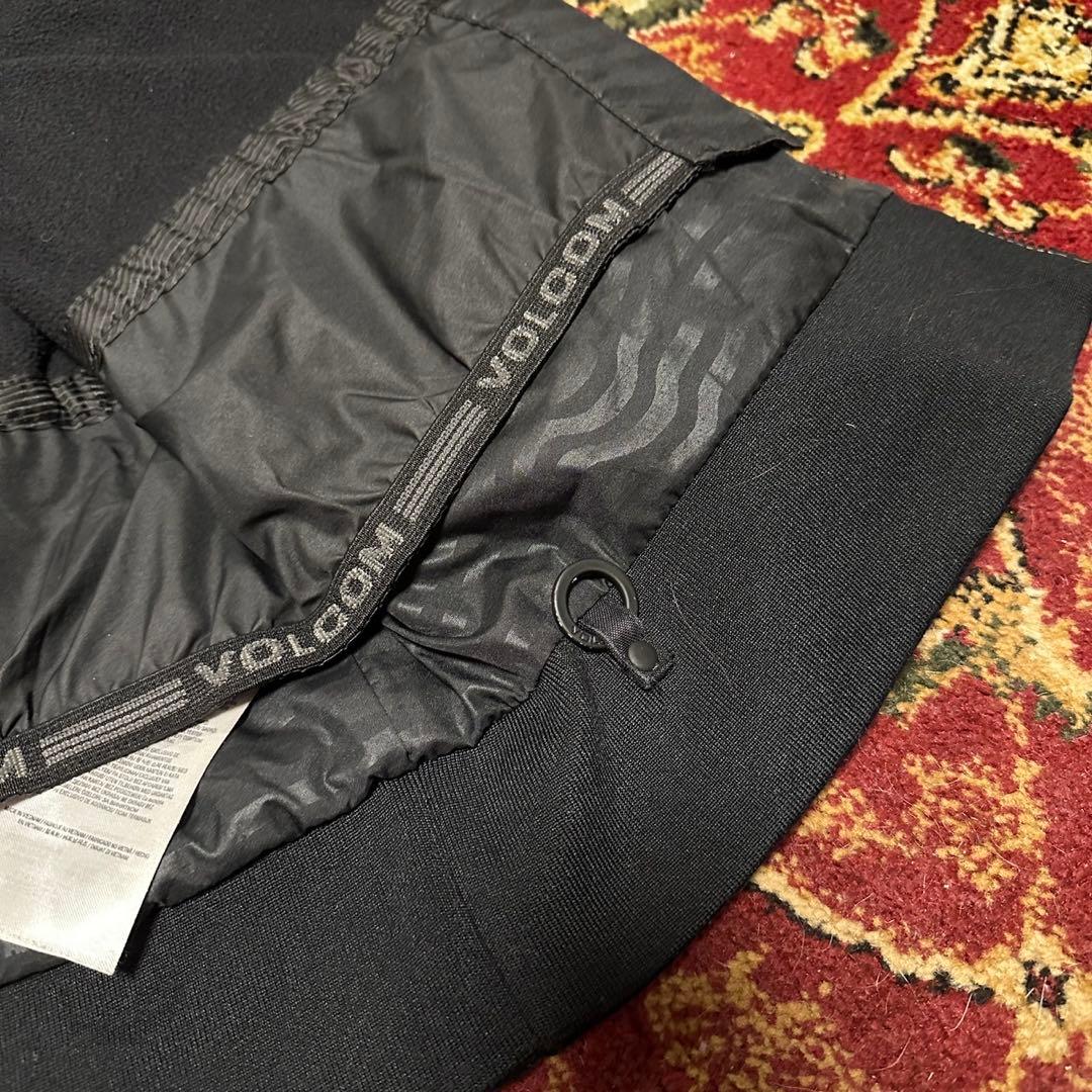 VOLCOM ボルコム スノーボードジャケット 黒