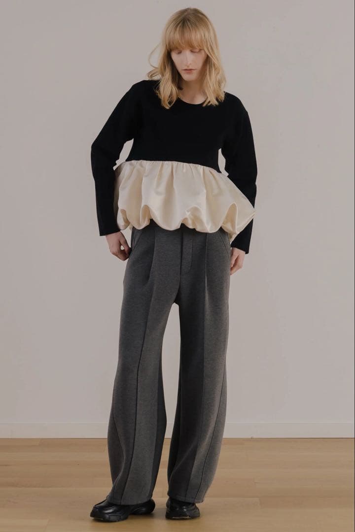 新品未使用The toe Aachen Balloon Peplum ブラックS