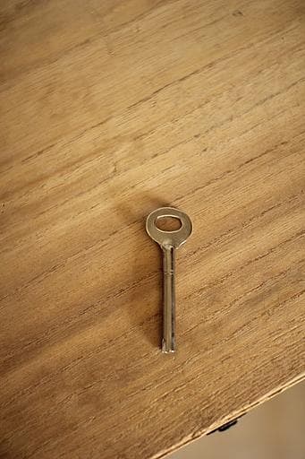 古い小ぶりな木製の引き出し5杯　タンス　チェスト　古家具