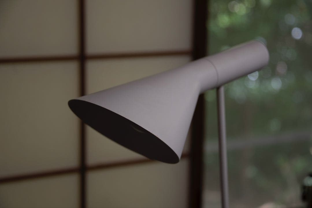 アルネヤコブセン　AJフロア スタンドライト 白 ルイスポールセン