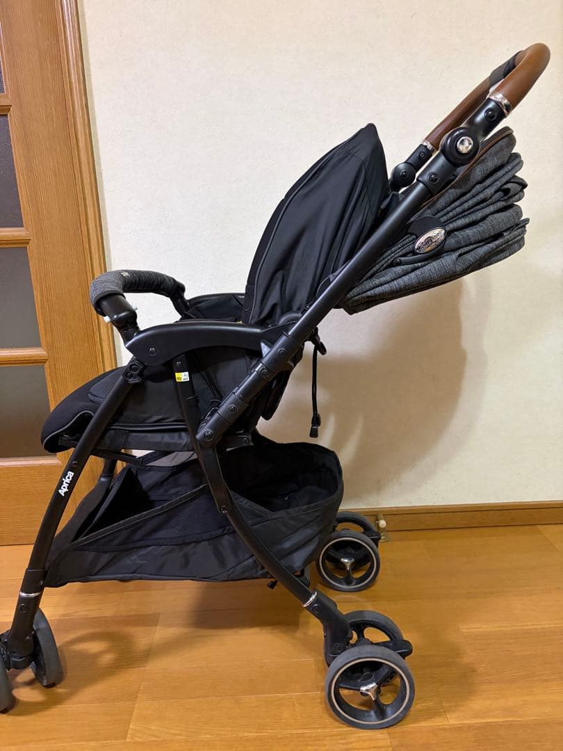 【美品】Aprica アップリカ ラクーナビッテクッション 2023年ベビーカー
