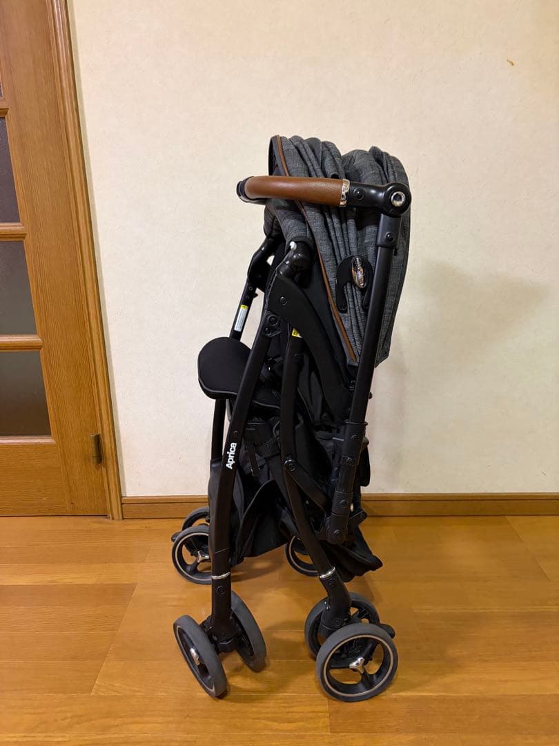 【美品】Aprica アップリカ ラクーナビッテクッション 2023年ベビーカー