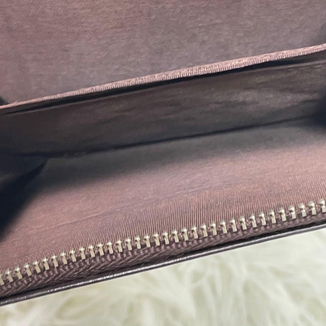 美品 BURBERRY 二つ折り財布 こげ茶 ブラウン ノバチェック 箱付き