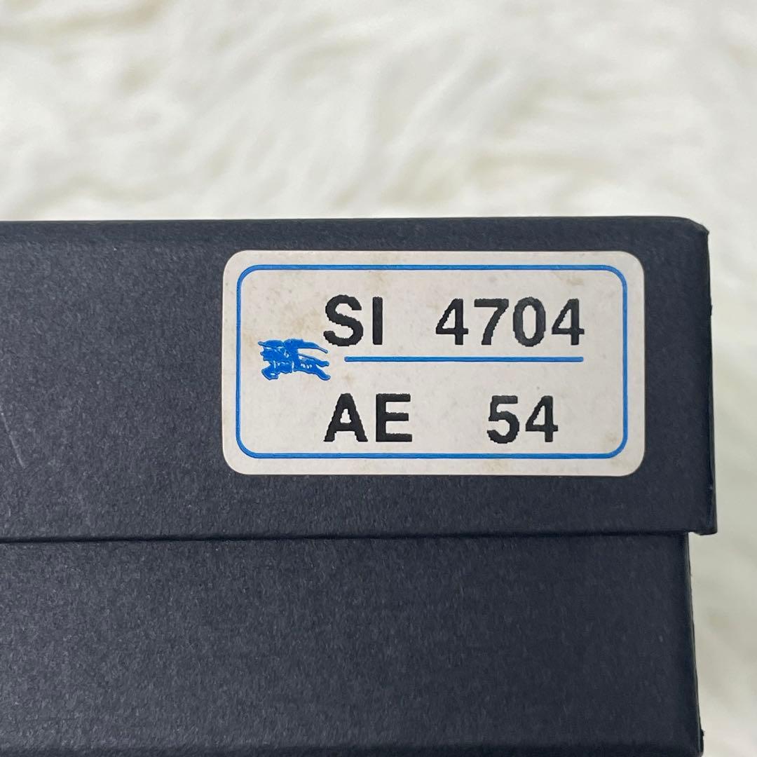 美品 BURBERRY 二つ折り財布 こげ茶 ブラウン ノバチェック 箱付き