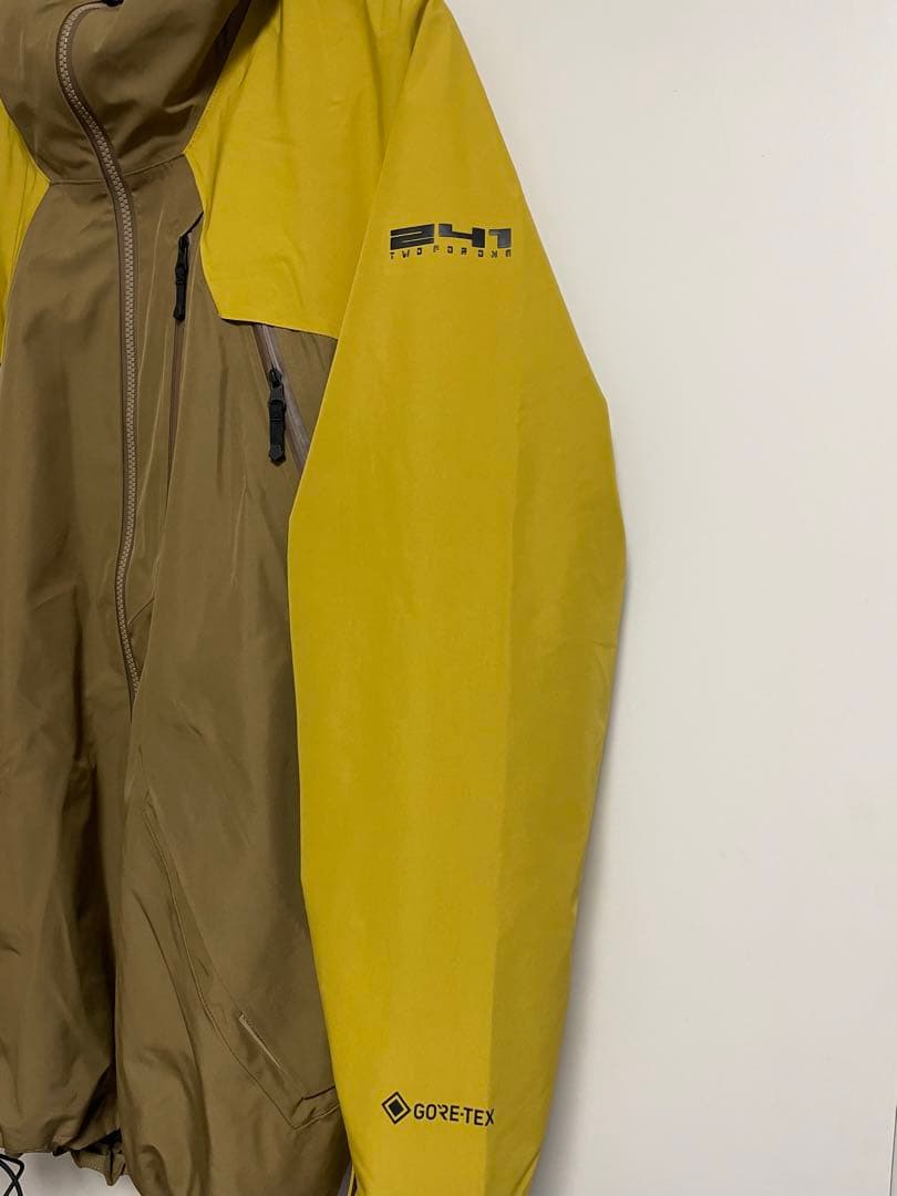 241 スノーボードウェア　ゴアテックス