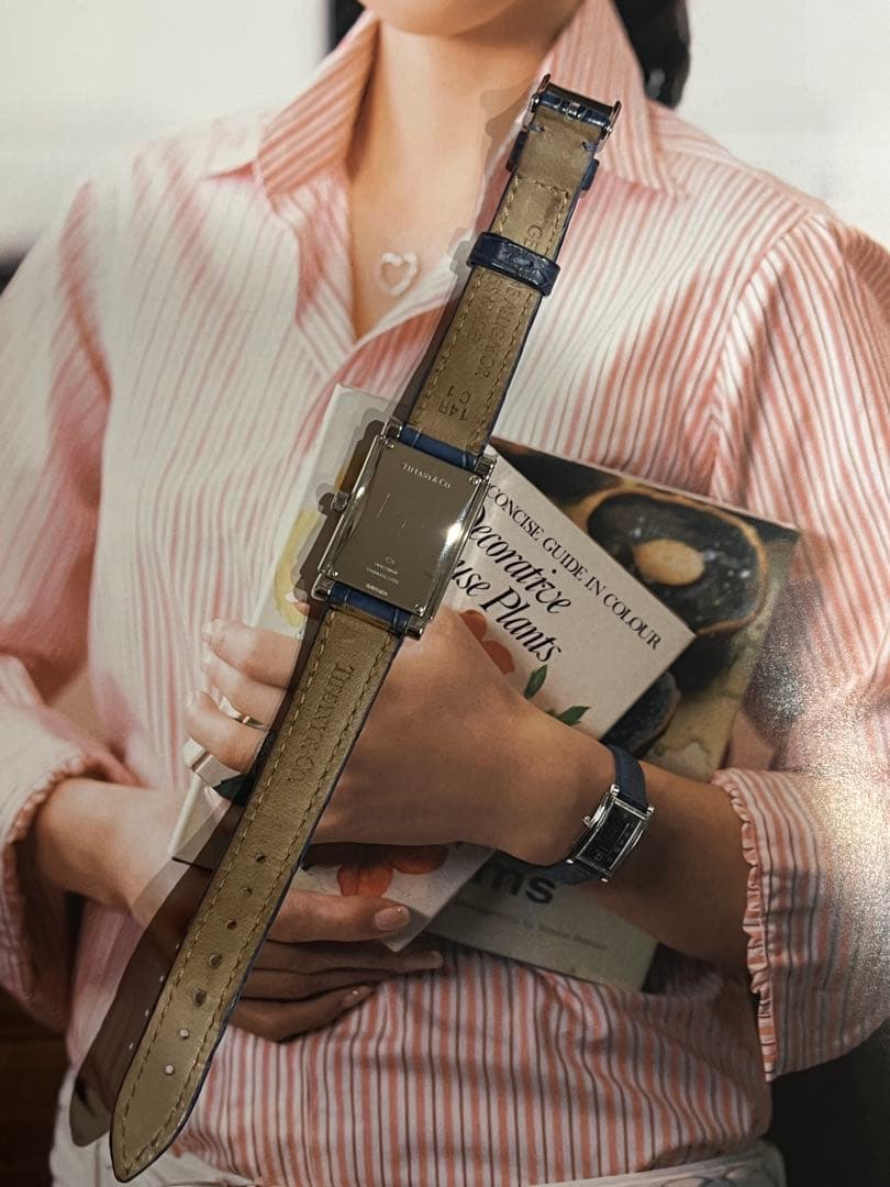 Tiffany グランドブルーダイヤルストラップウォッチ